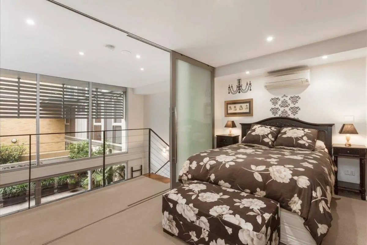 Image 1 of Spacious 4 brm Gem right in the heart of the city