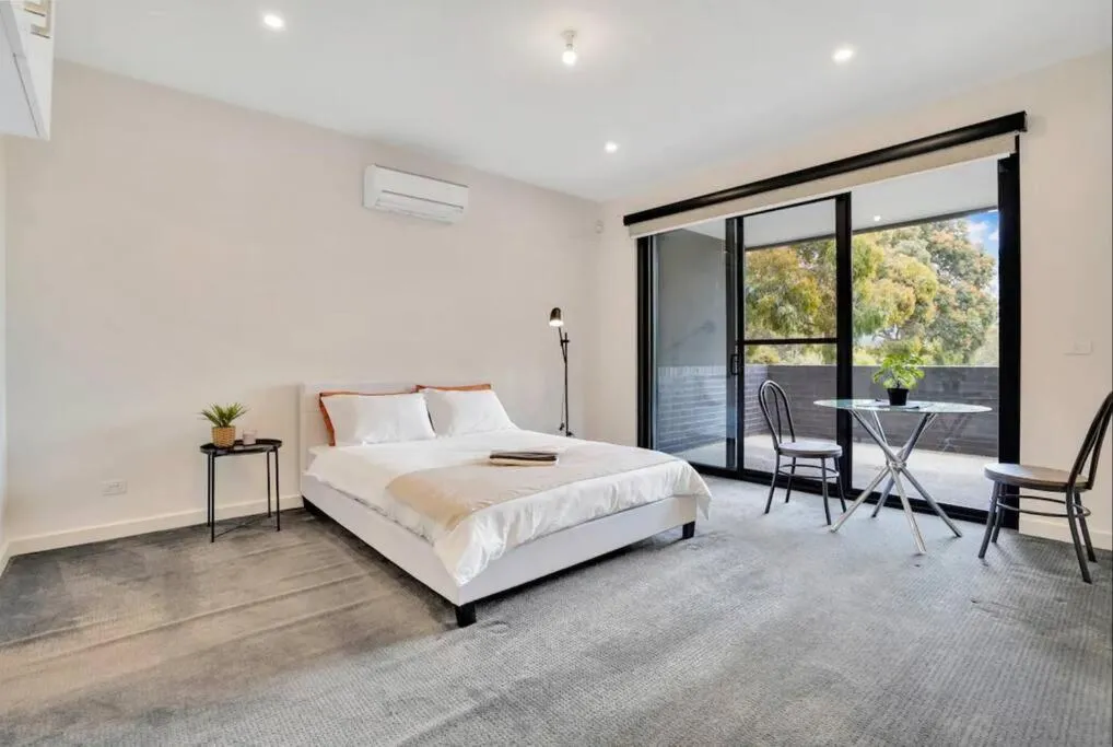 Image 6 of Spacious townhouse