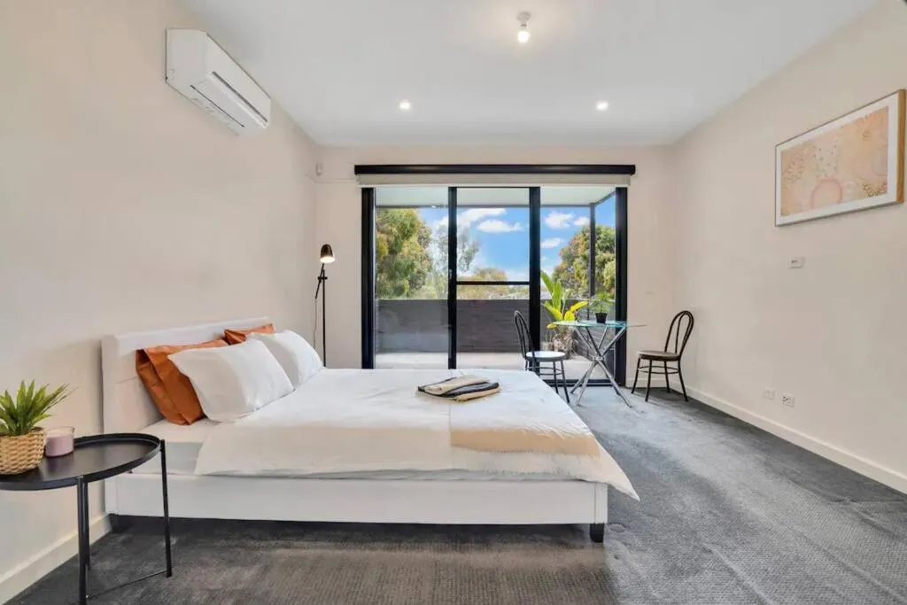Image 1 of Spacious townhouse
