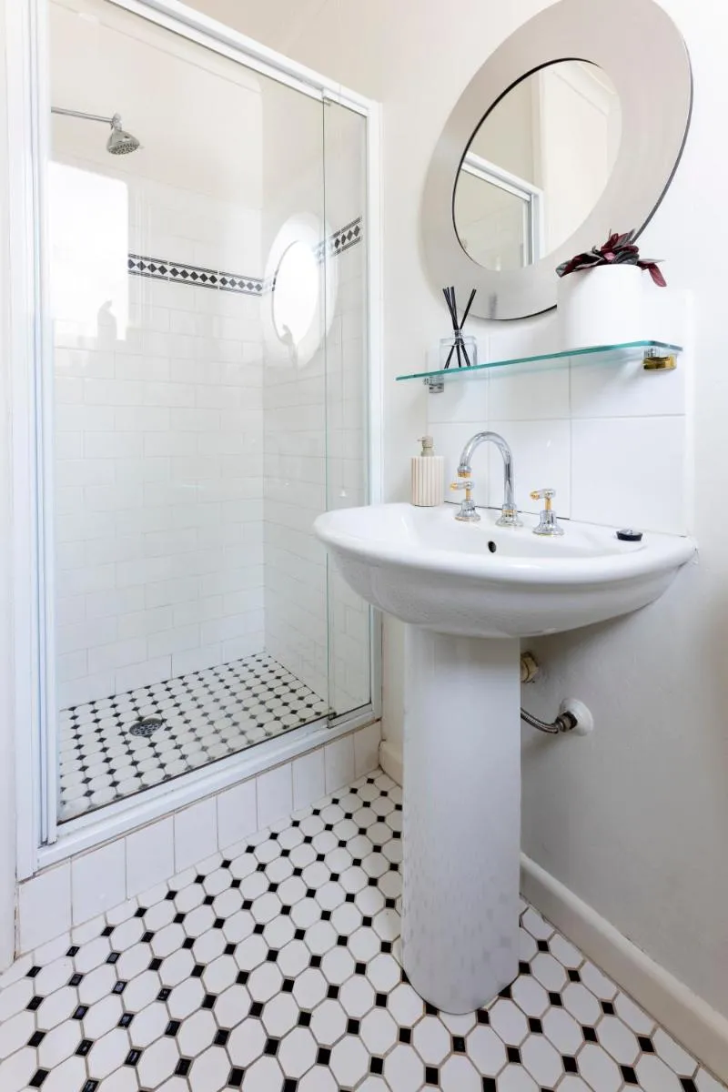 Image 3 of St Kilda Studio Apartment walking distance to the beach