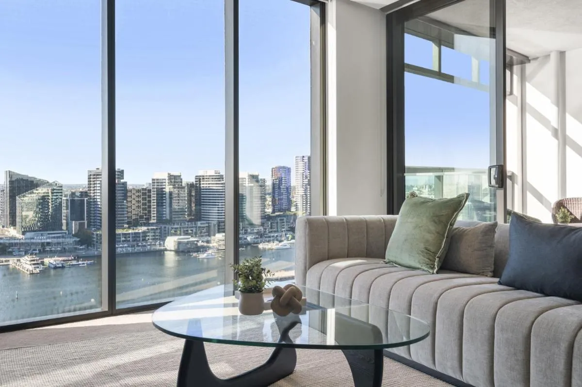 Image 6 of Stunning 2-Bed Apartment with Water Views