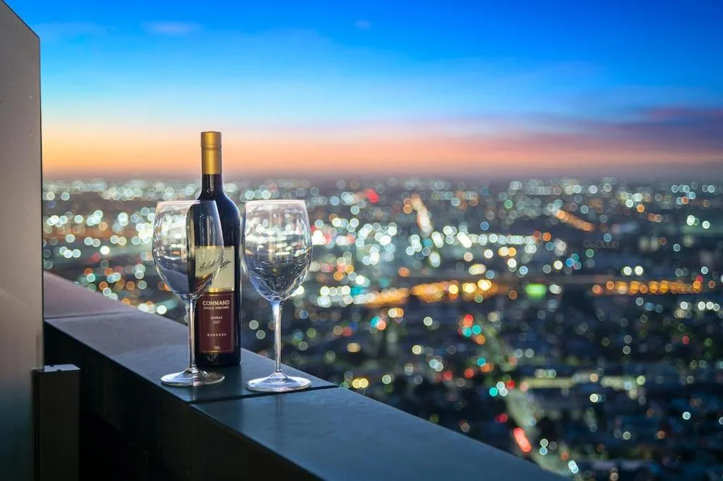 Image of Stunning CBD Apartment with Amazing Views and Parking!