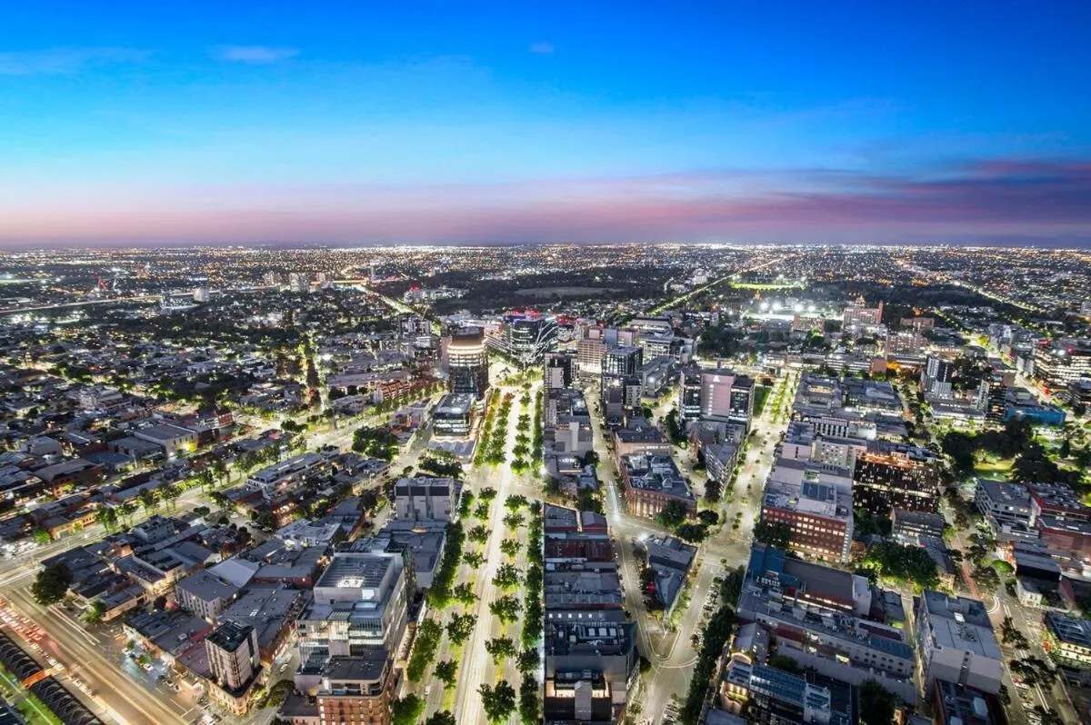 Image 1 of Stunning CBD Apartment with Amazing Views and Parking!