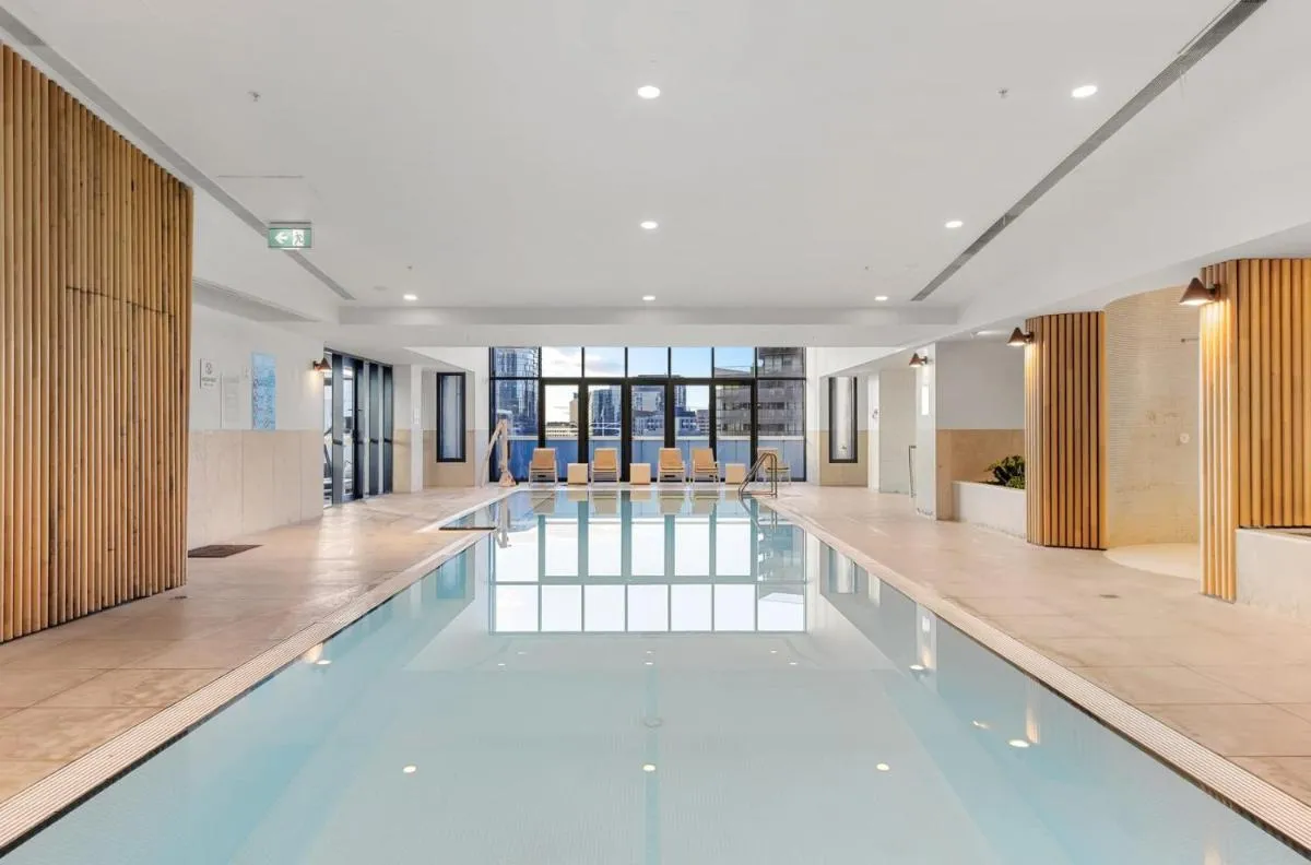 Image 2 of Stunning CBD Apartment with Amazing Views and Parking!