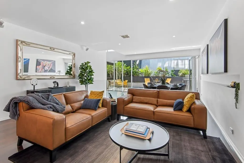 Image of Stunning Executive Townhouse in Richmond