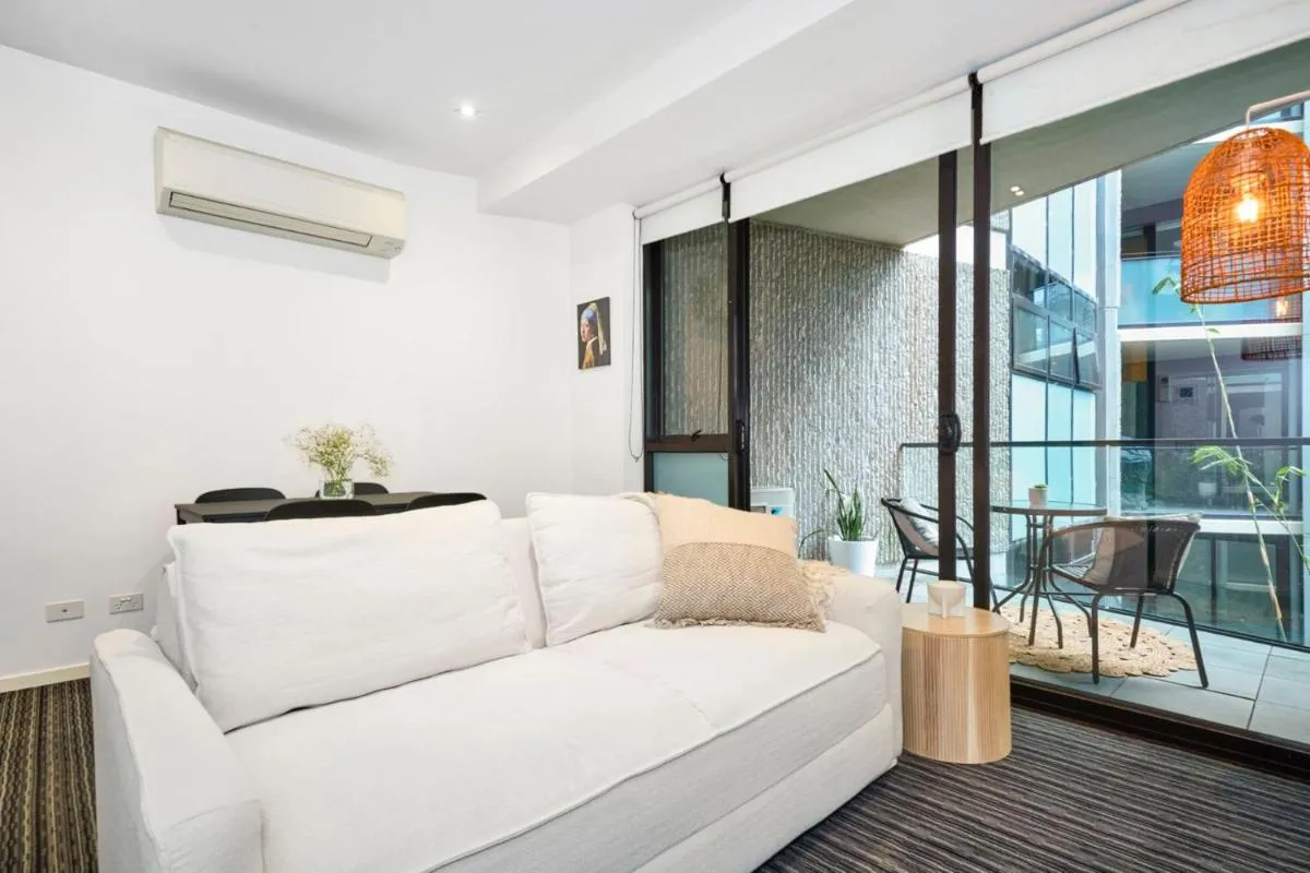 Image 1 of Stylish 1 Bedroom Retreat in St Kilda w Car Park