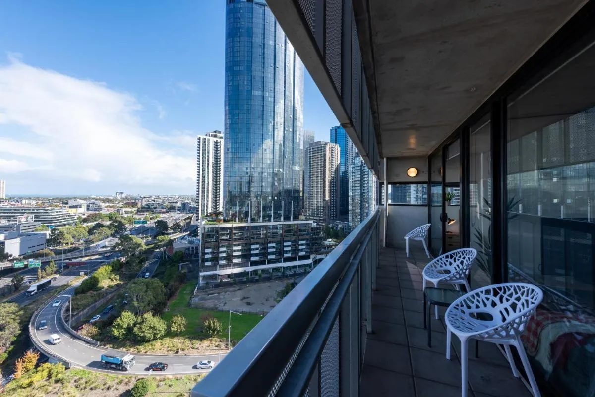 Image 6 of Stylish 2-Bed Apt in Southbank with Parking