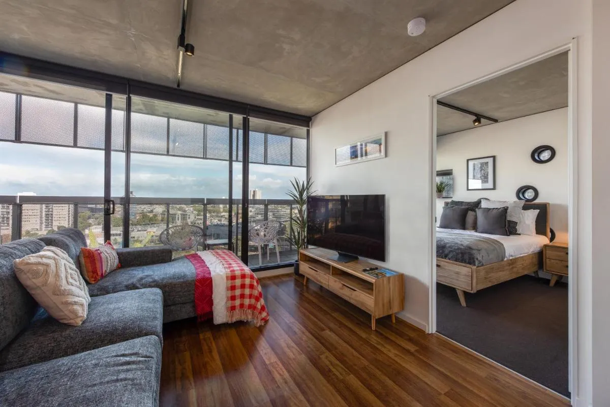 Image 4 of Stylish 2-Bed Apt in Southbank with Parking