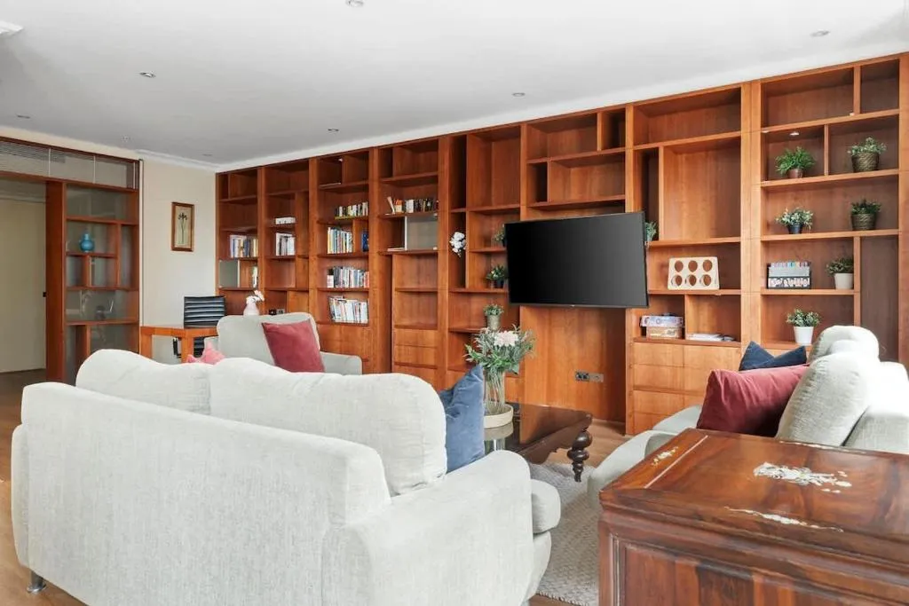 Image of Stylish & Cozy 4BR Retreat with FREE Parking