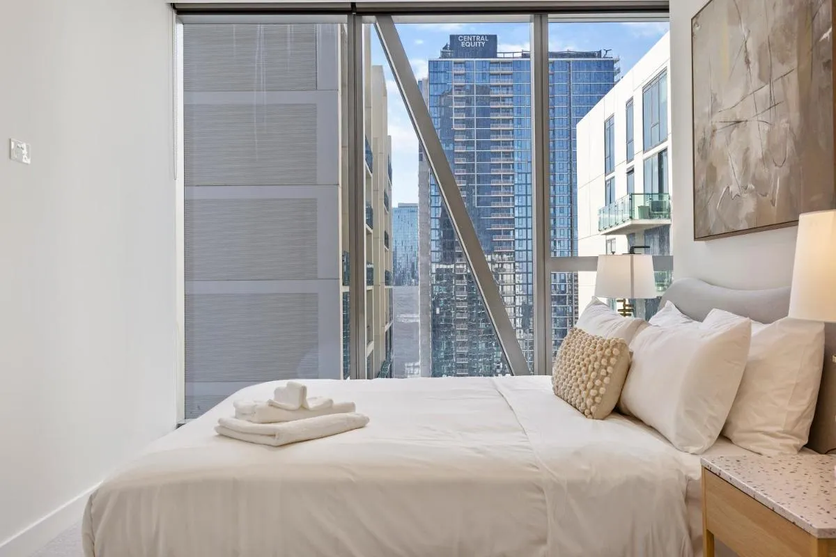 Image 1 of Stylish & Vibrant Apt In Best Location w Gym, Pool