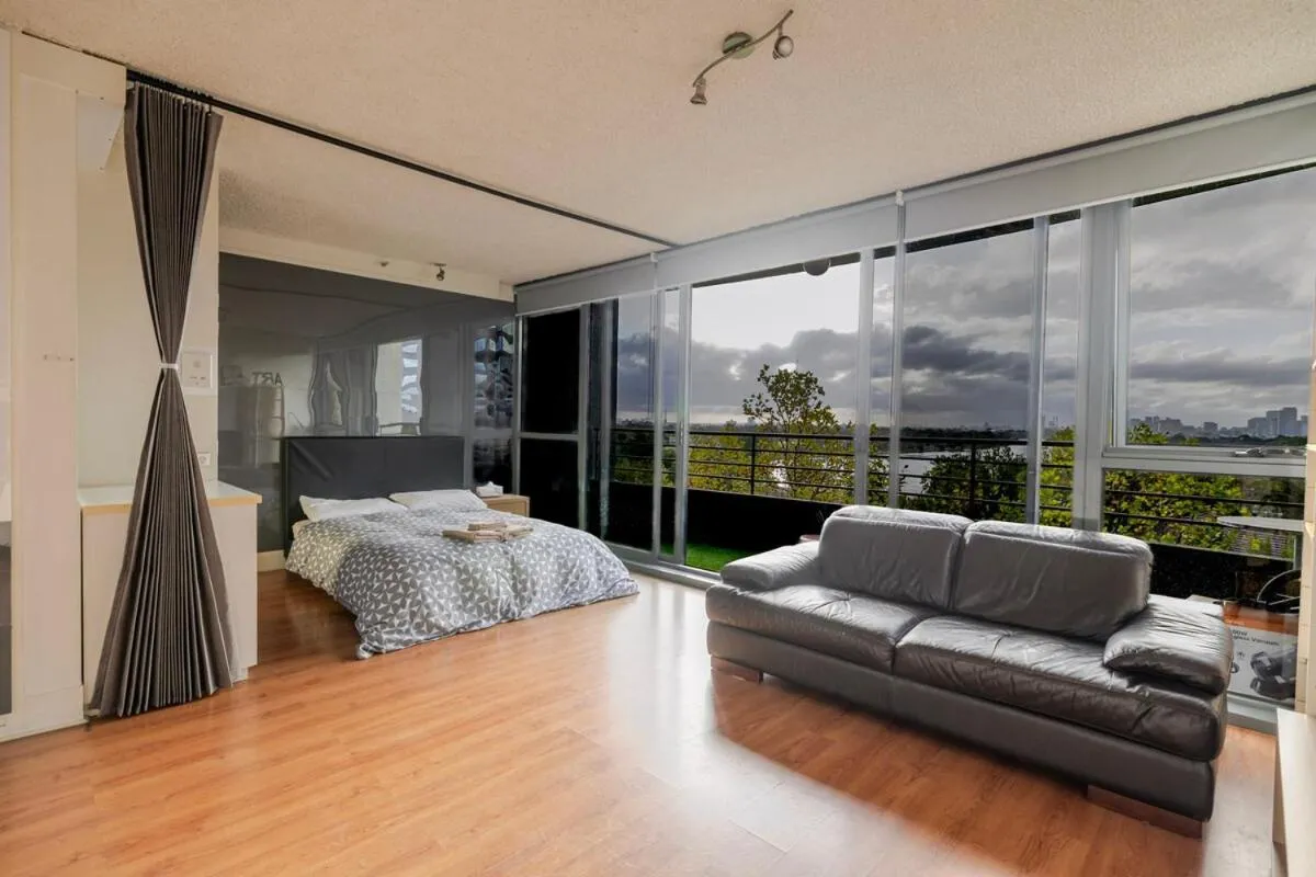 Image 1 of Sunny Retreat & Balcony Near Albert Park