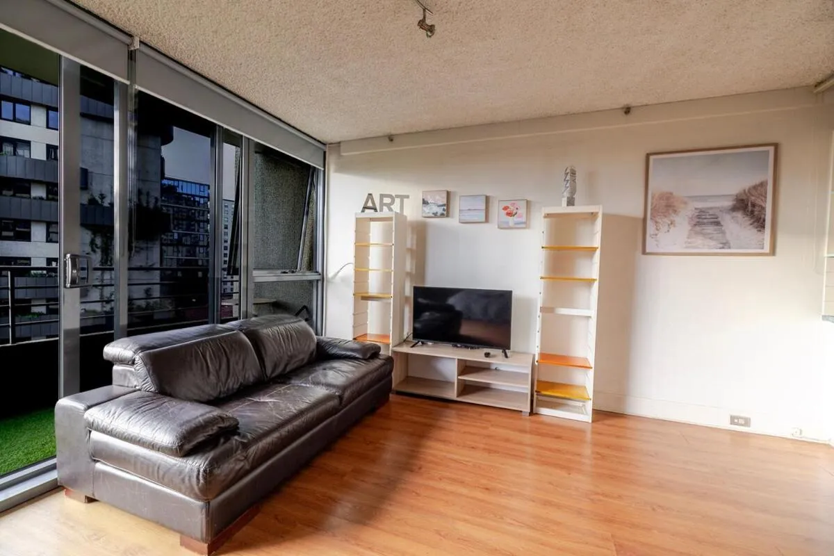 Image 4 of Sunny Retreat & Balcony Near Albert Park