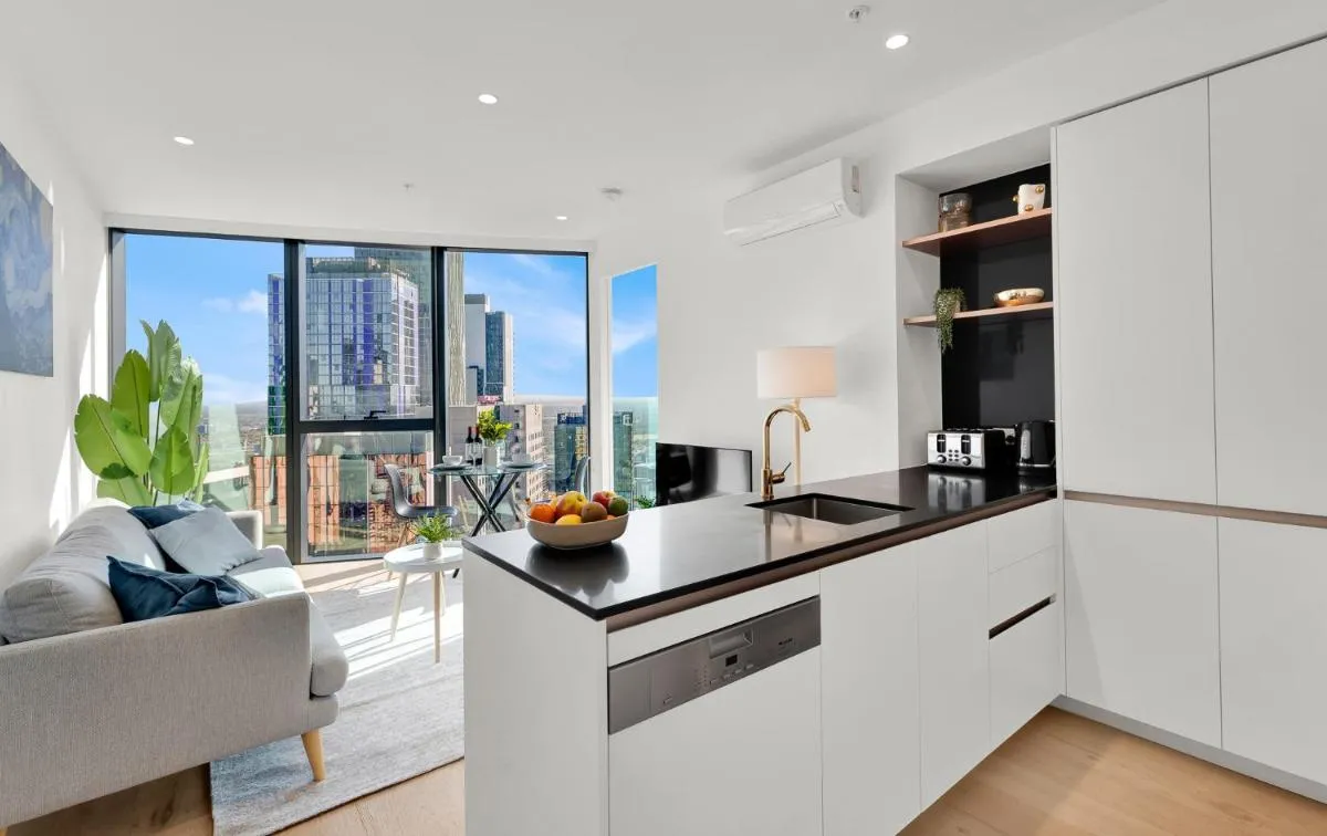 Image 3 of Tallest Building Melbourne Central – Skyline Luxury – Aurora Apartment with Epic Views & Pool Access