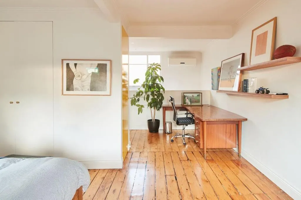 Image of The Retro Soul – Cosy CBD Refuge for Creative Minds