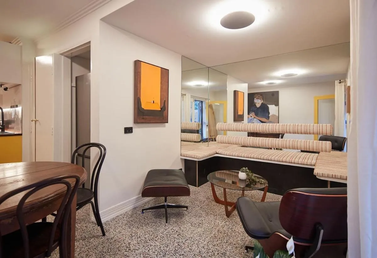 Image 6 of The Retro Soul – Cosy CBD Refuge for Creative Minds