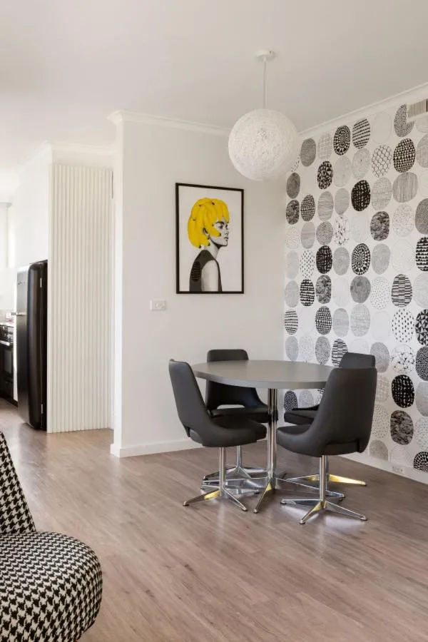 Image 5 of Trendy Elwood Apartment