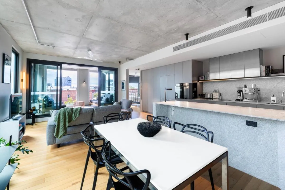 Image 2 of Upscale Collingwood Retreat – High-End Apartment with Car Park