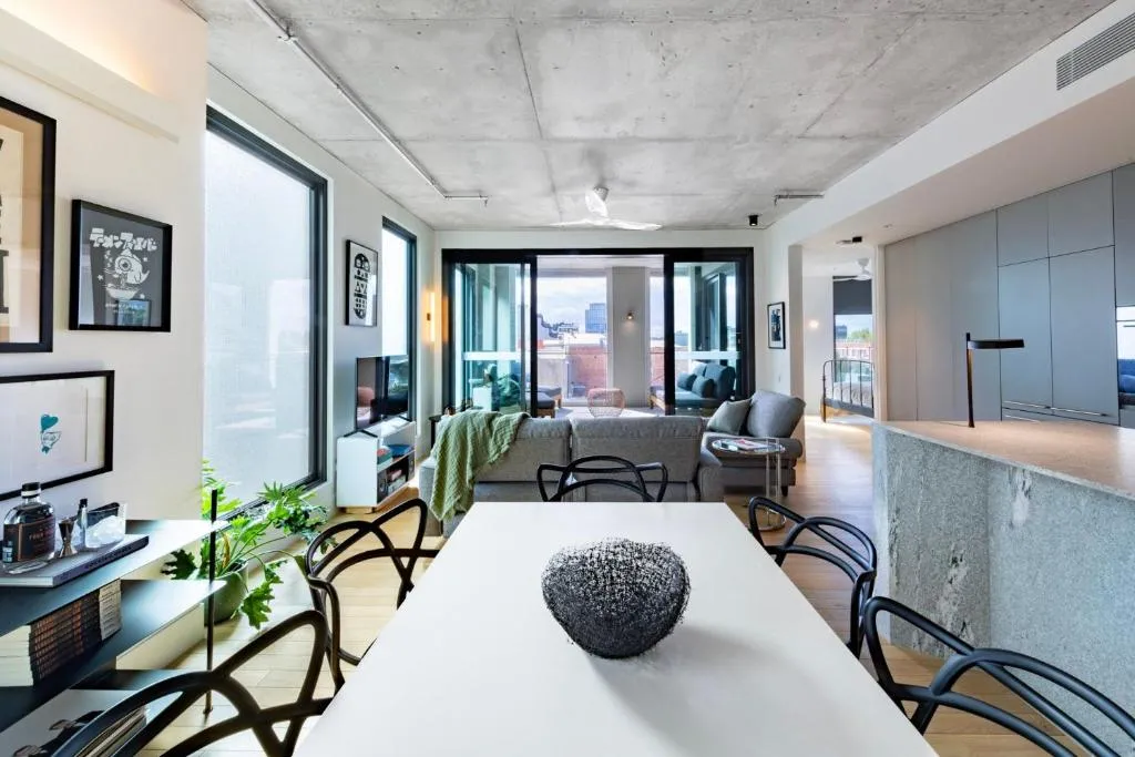 Image of Upscale Collingwood Retreat – High-End Apartment with Car Park