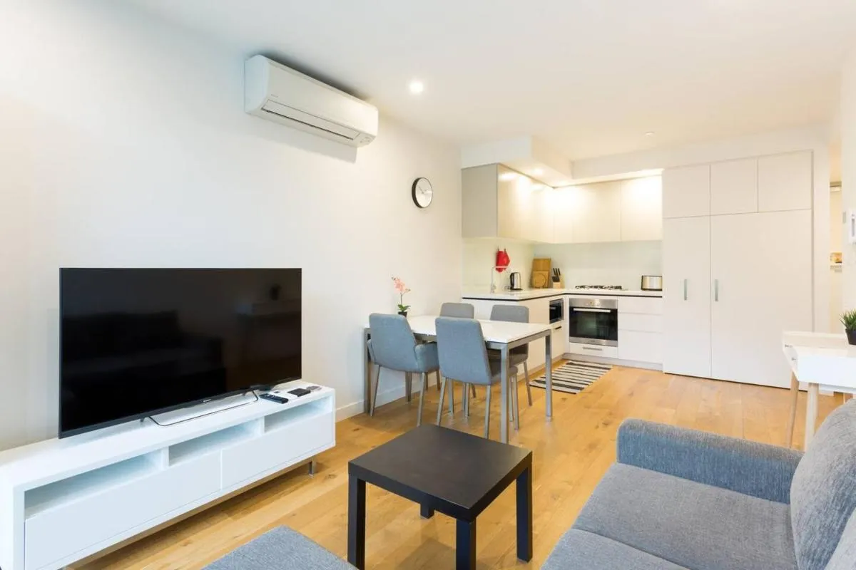 Image 4 of Urban Stay in Trendy Windsor close to Chapel St