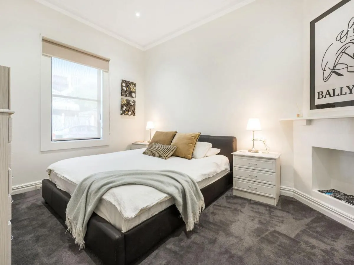 Image 1 of Walk to the MCG & AAMI Park – Free Late Checkout – Great location & Backyard