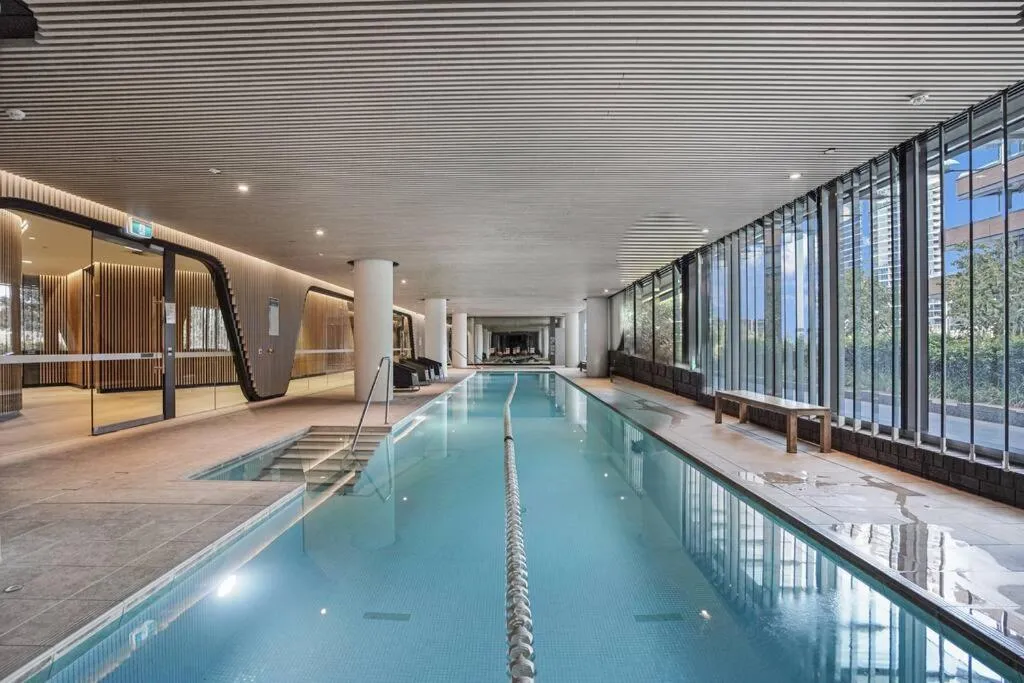 Image 3 of Waterfront 1BR Docklands Apt CollinsSt FreeParking#8314