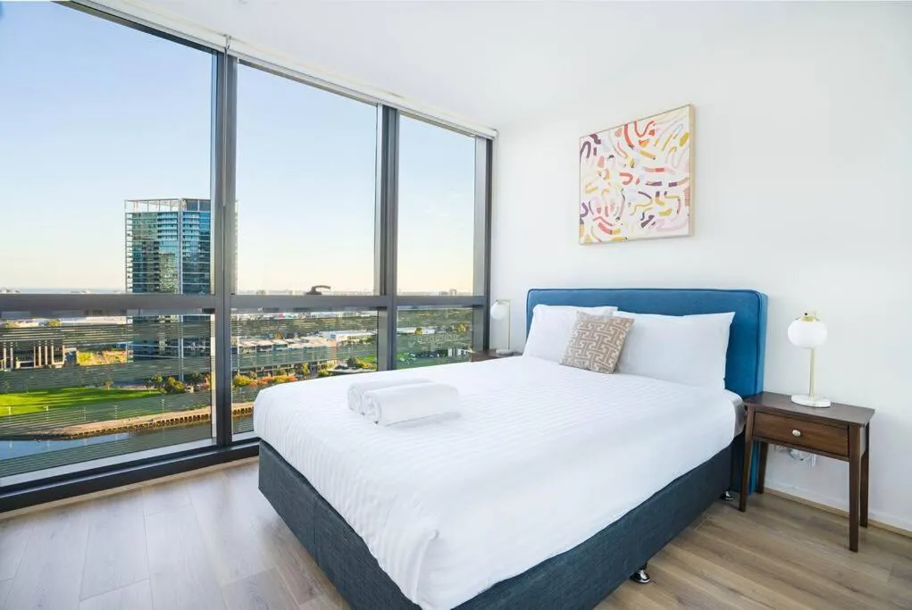 Image 1 of Waterfront 2BR Docklands apt w Balcony&FreeParking#8316