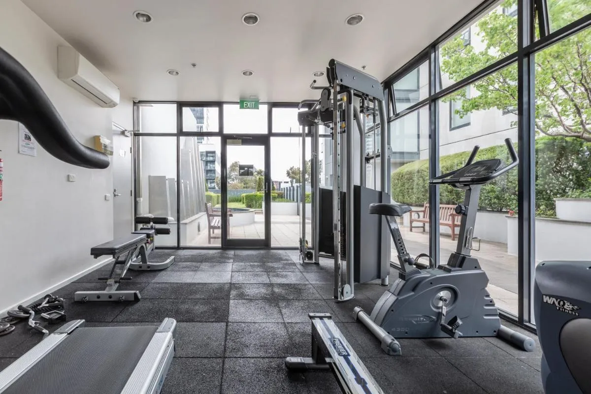 Image 5 of ☆of Southbank☆Light filled apartment☆HUGE private terrace with city views☆Parking☆Pool☆Gym☆WiFi
