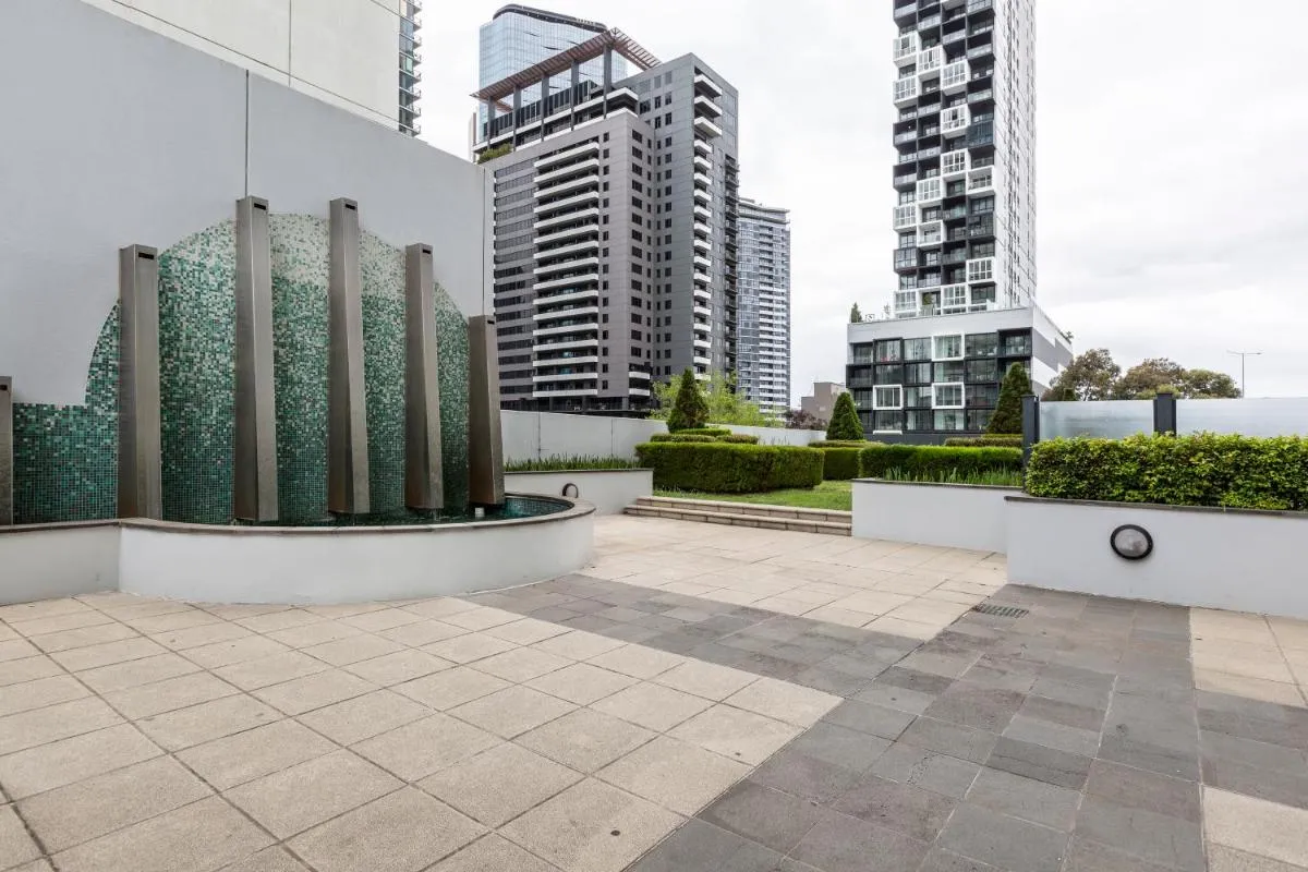 Image 6 of ☆of Southbank☆Light filled apartment☆HUGE private terrace with city views☆Parking☆Pool☆Gym☆WiFi